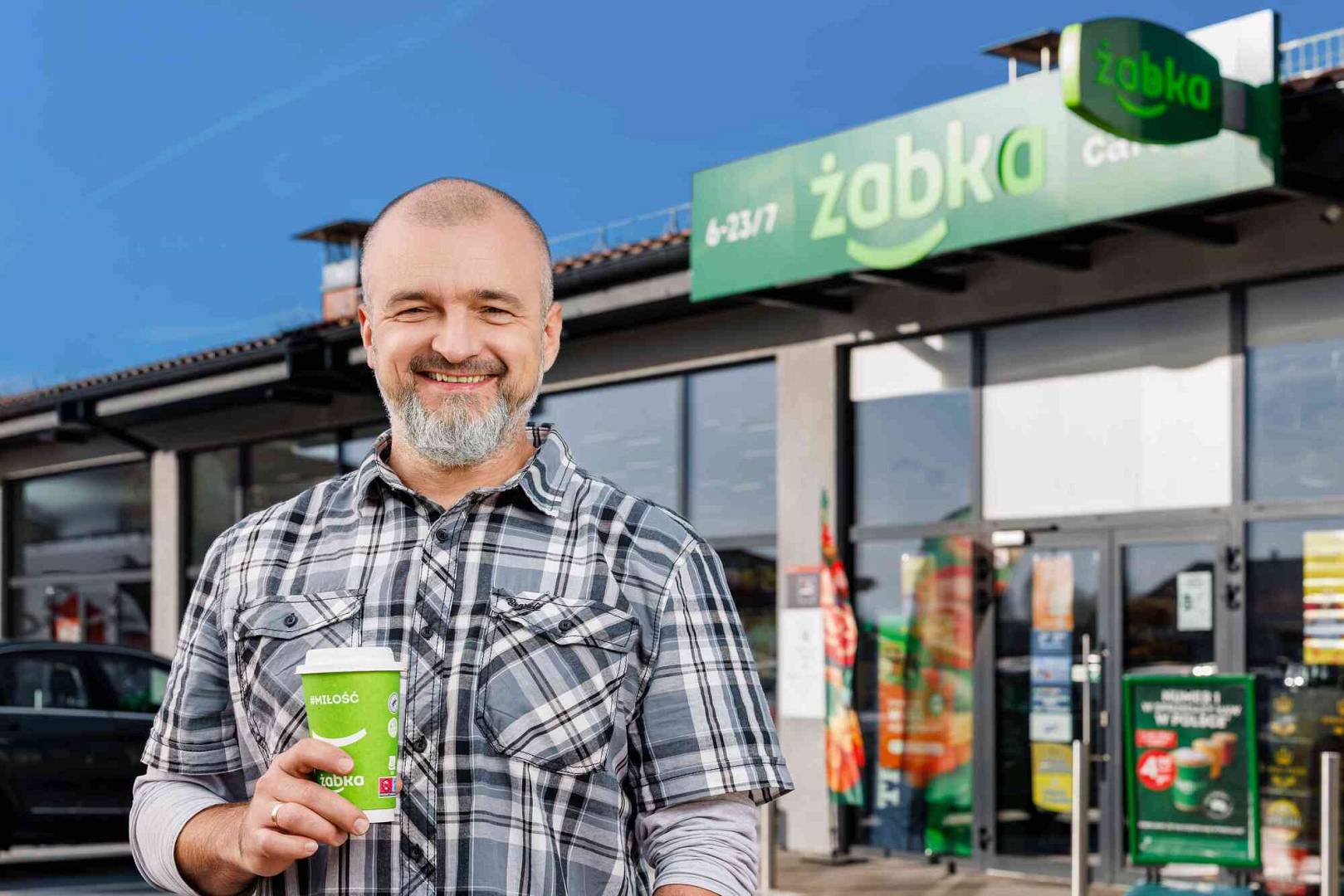 Jak zostać franczyzobiorcą Żabki w Gdyni? Od zgłoszenia po w pełni wyposażony sklep