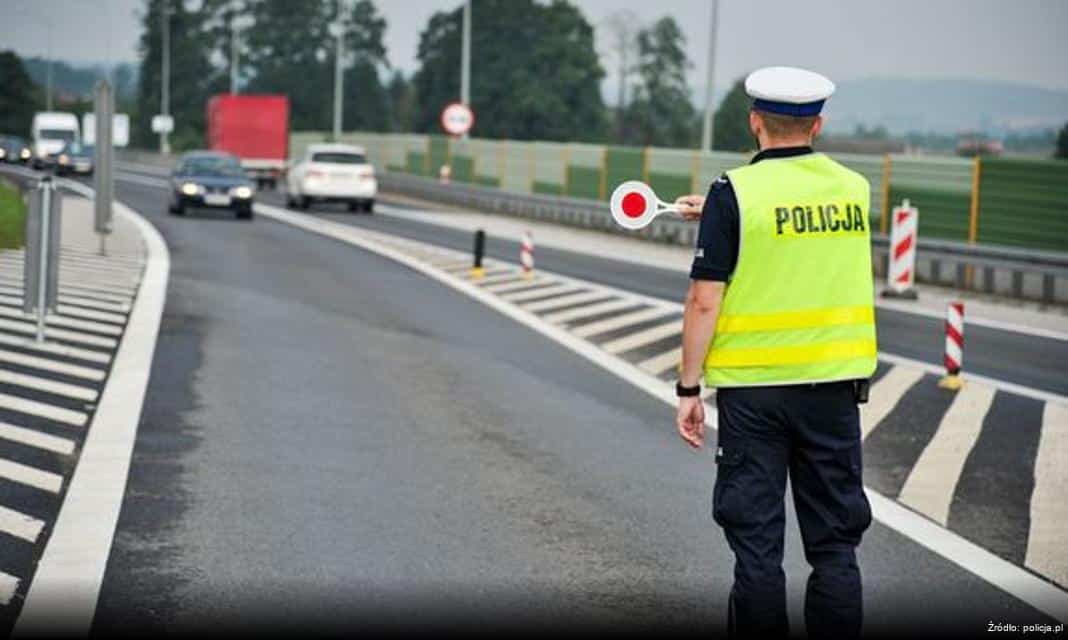 Wspólne patrole dzielnicowych z Chyloni oraz funkcjonariuszy Straży Leśnej